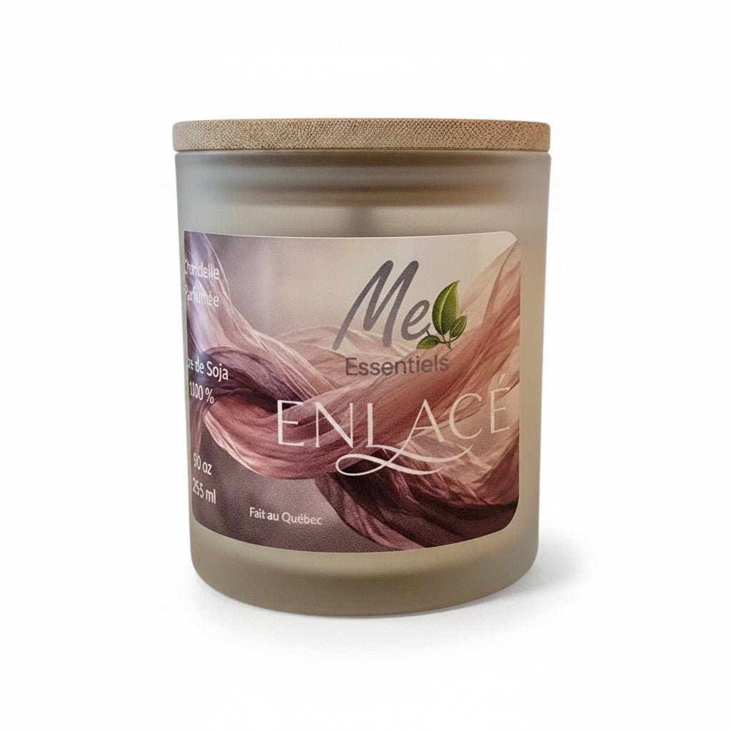 Enlacé - Certaines fragrances habillent une pièce. ENLACÉ habite le soir. - Me Essentiels