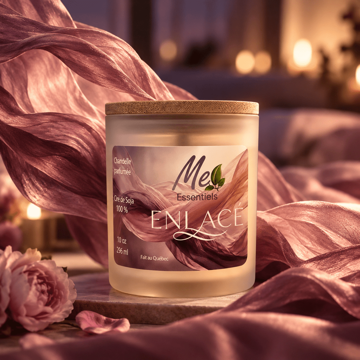 Enlacé - Certaines fragrances habillent une pièce. ENLACÉ habite le soir. - Me Essentiels